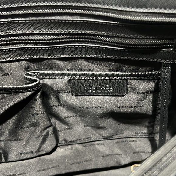 MICHAEL Michael Kors purse and wallet with dust bag. - Picture 10 of 10